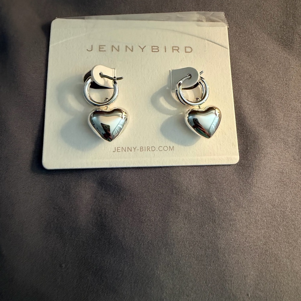 Jenny Bird Silver e huggie puffy Heart Earrings NWT - Picture 3 of 4